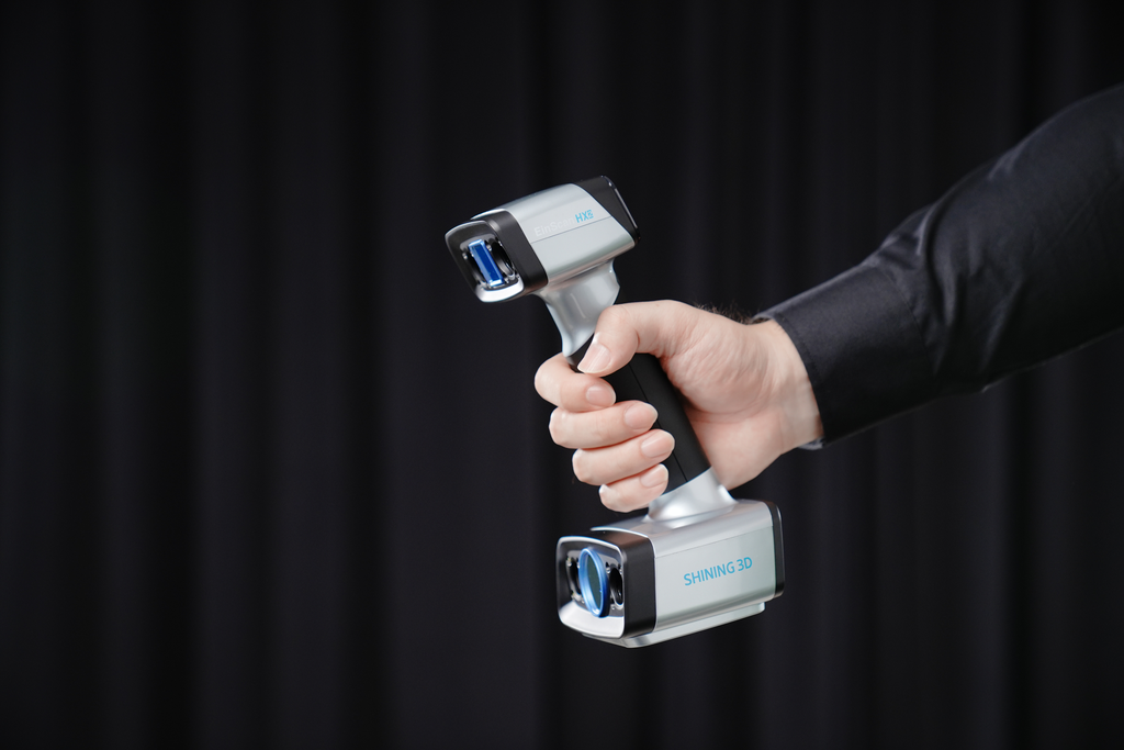 Scanner 3D Einscan HX2 : laser bleu hybride et lumière LED